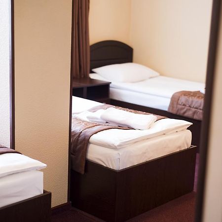 Grand Sport Hotel Brovary Bagian luar foto