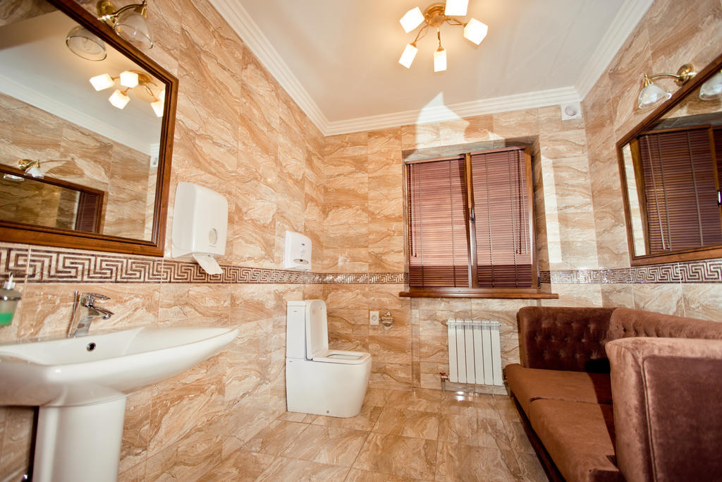 Grand Sport Hotel Brovary Bagian luar foto