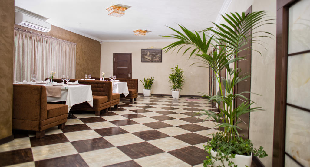 Grand Sport Hotel Brovary Bagian luar foto