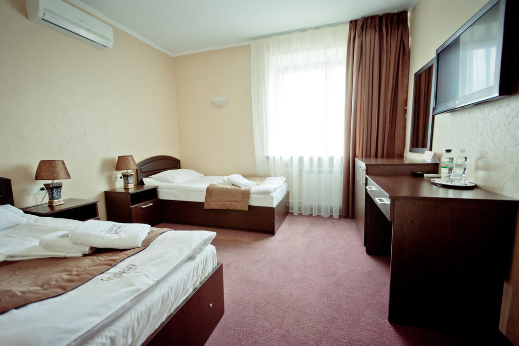 Grand Sport Hotel Brovary Ruang foto