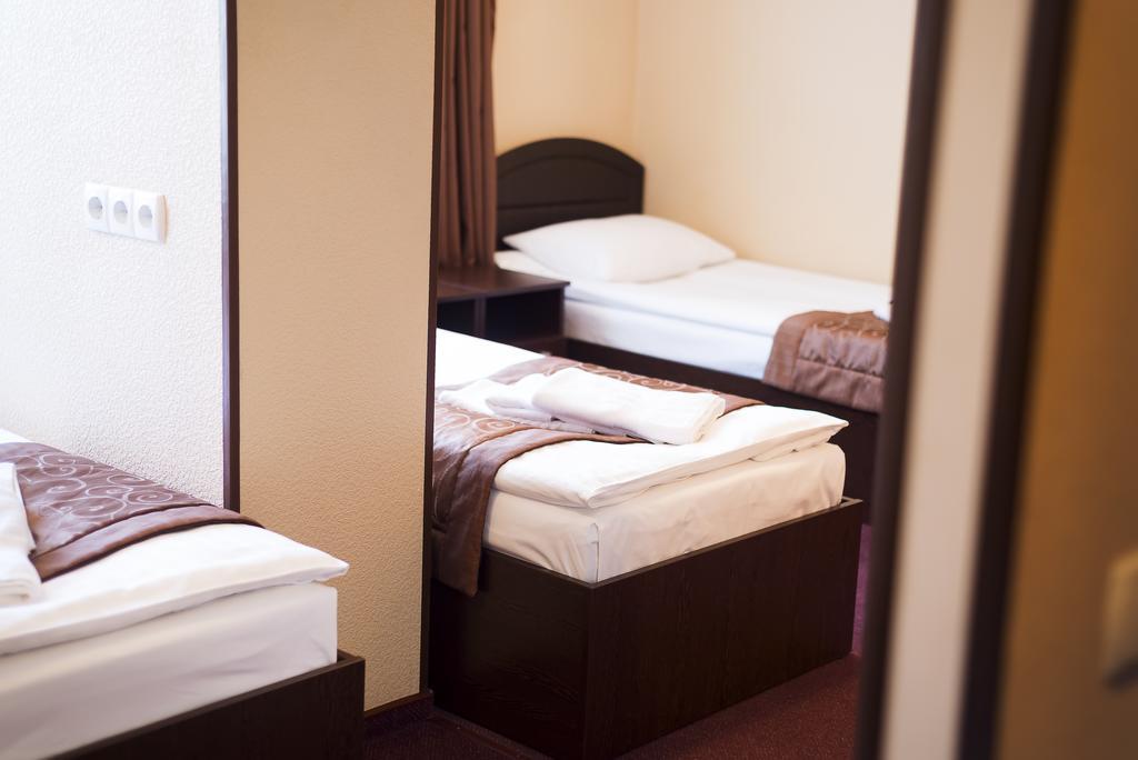 Grand Sport Hotel Brovary Bagian luar foto