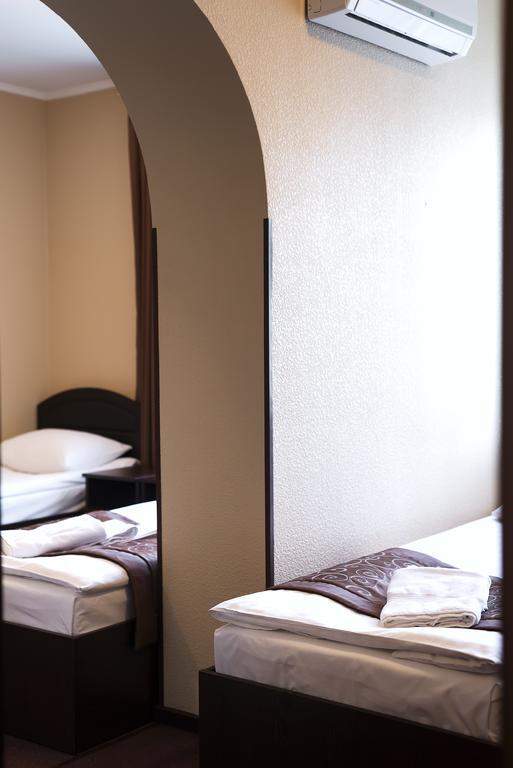 Grand Sport Hotel Brovary Bagian luar foto