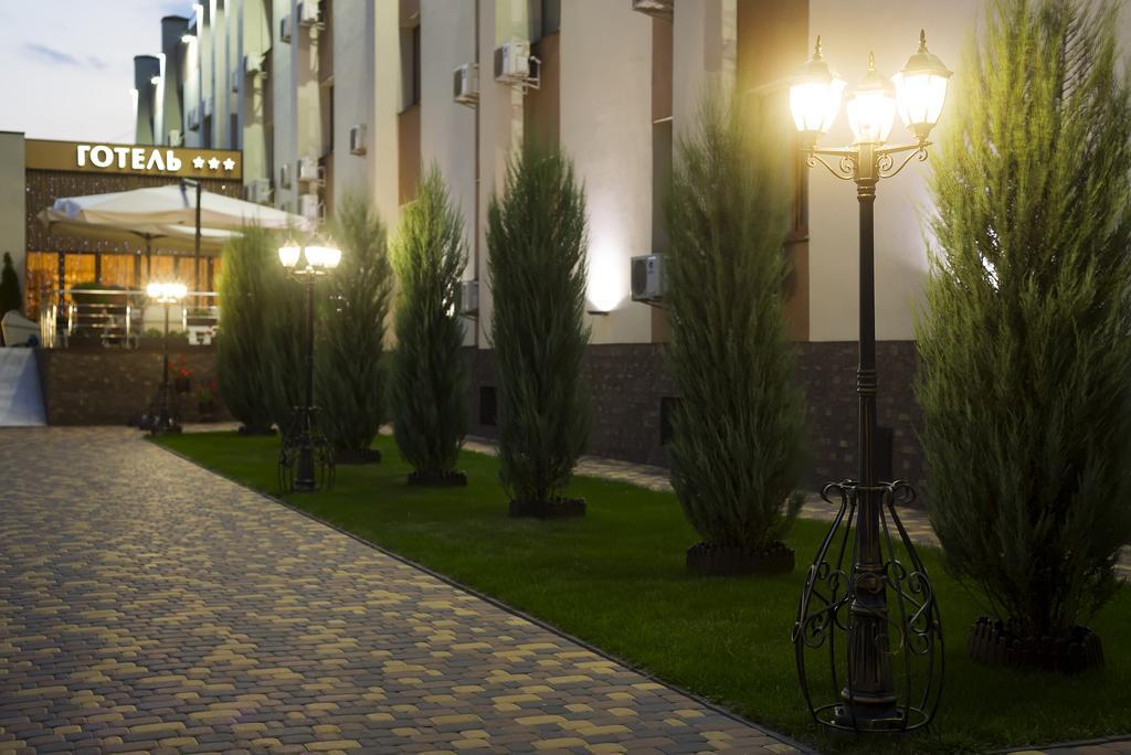 Grand Sport Hotel Brovary Bagian luar foto