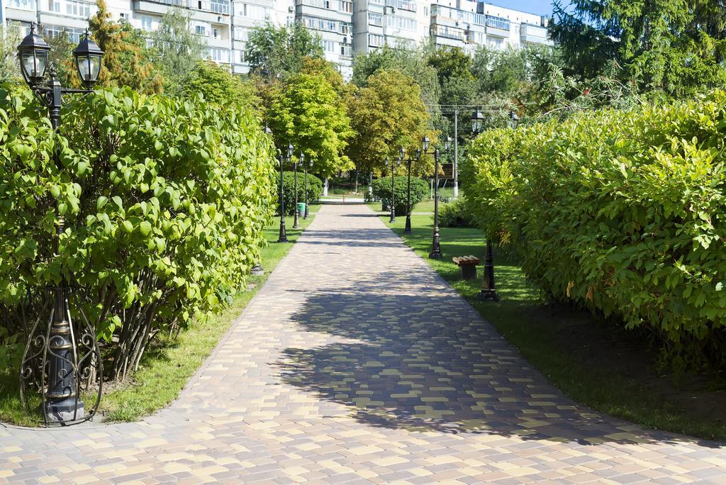 Grand Sport Hotel Brovary Bagian luar foto