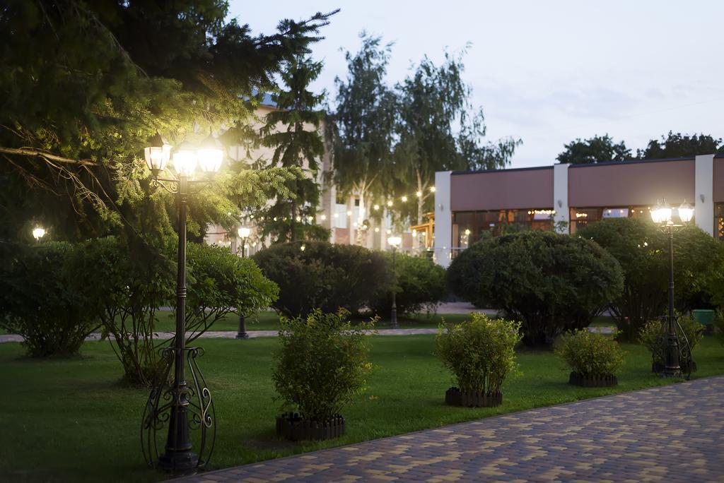 Grand Sport Hotel Brovary Bagian luar foto