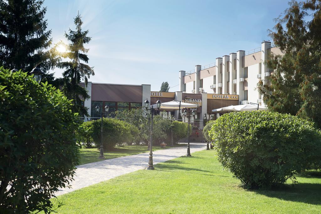 Grand Sport Hotel Brovary Bagian luar foto